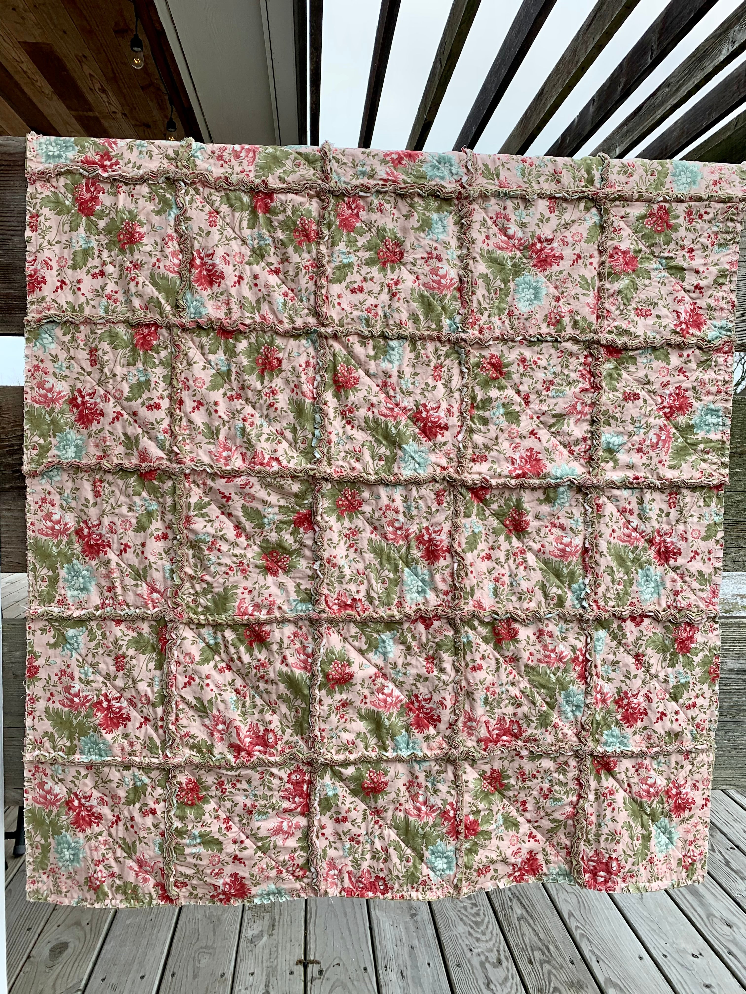 Rose and Sage Floral Quilt 45"x 55"